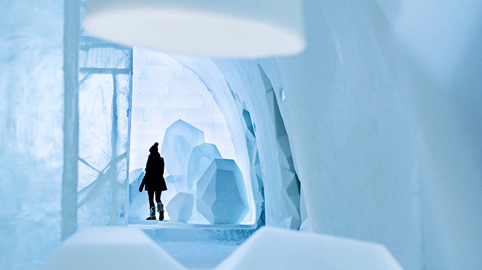 Sweden ice hotel: main hall